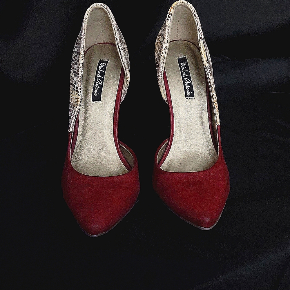 Michael Antonio Faux Leather Snakeskin Pumps